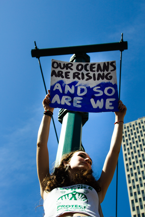 Illustration for article titled 'This Is Only the Beginning:' Young People Demand Justice at New York's Climate Strikes